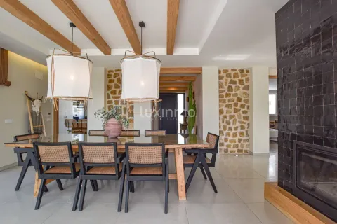 Haus 300 m² in Dénia