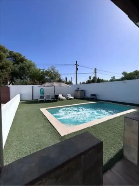 House 100 m² in Carmona