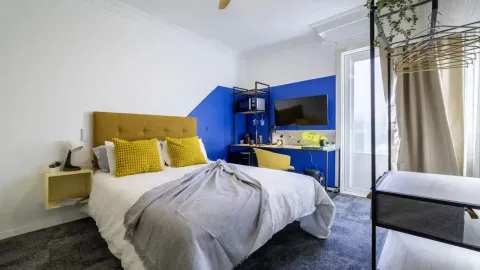 Room for rent, Madrid (2/10)