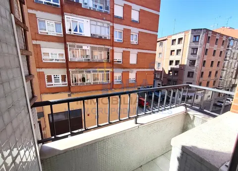 Pis de 89 m² a Gijón