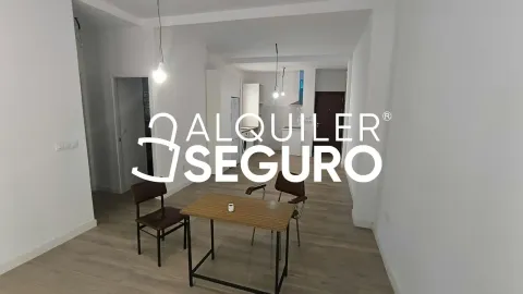 Flat 92 m² in Seville
