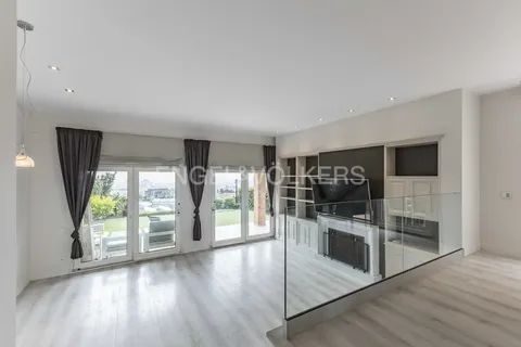 Будинок 440 м² у Esplugues de Llobregat