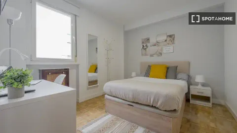Кімната в оренду, Madrid