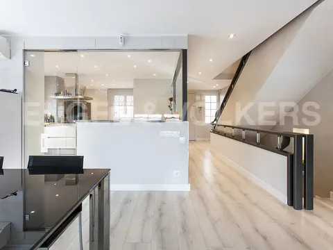 Будинок 440 м² у Esplugues de Llobregat