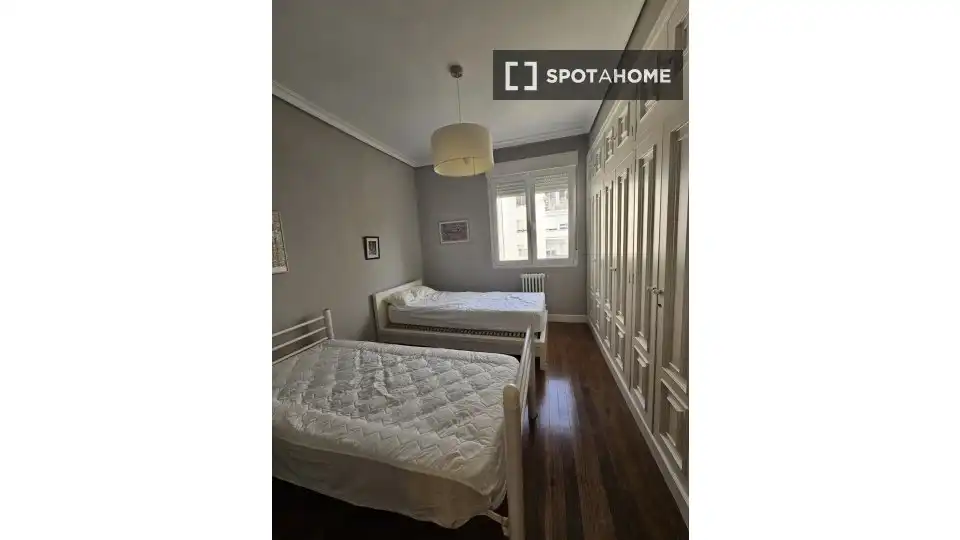 Habitación 230 m², Pamplona