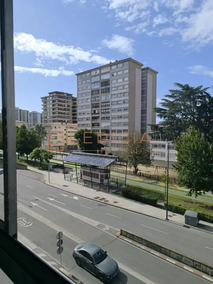 Piso de 90 m² en Vigo
