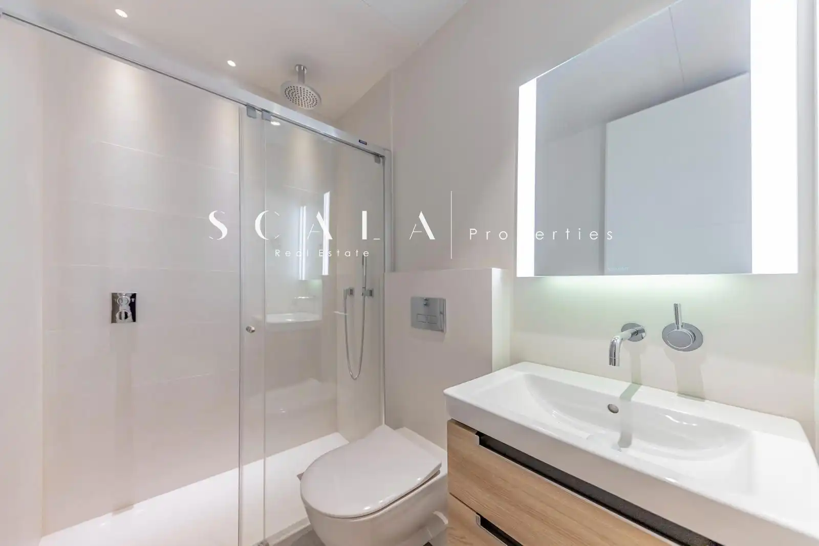 Appartamento 217 m² a Madrid