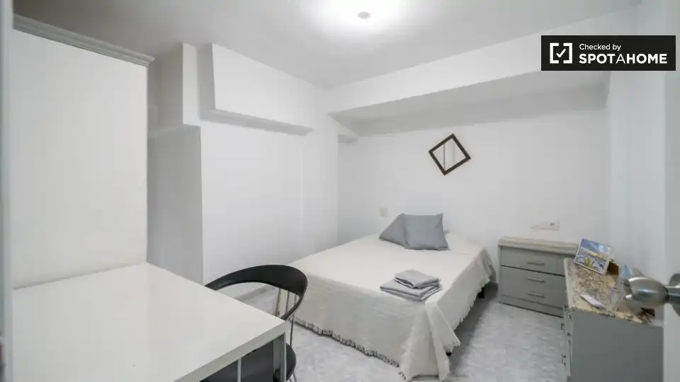 Chambre à louer, Valence