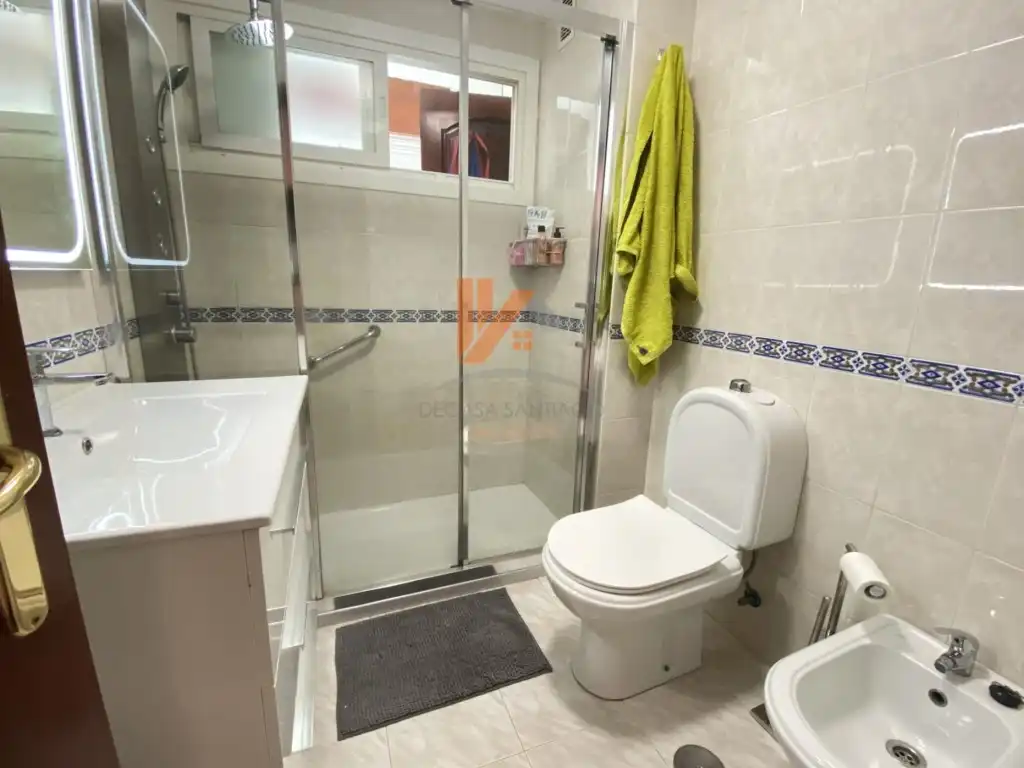 Piso de 130 m² en Santiago de Compostela