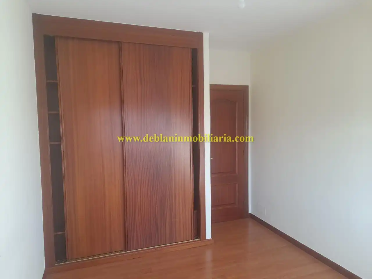 Piso de 90 m² en Tui