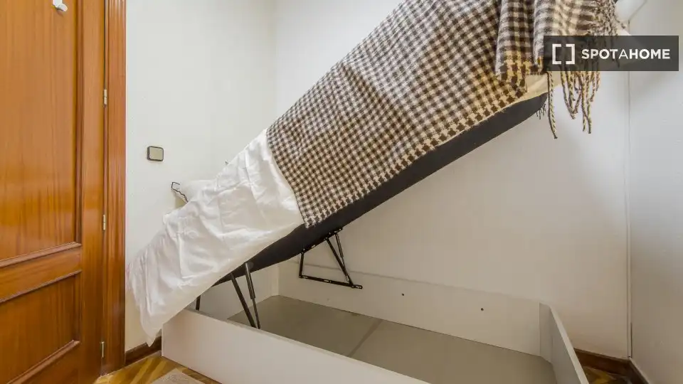 Chambre à louer, Madrid