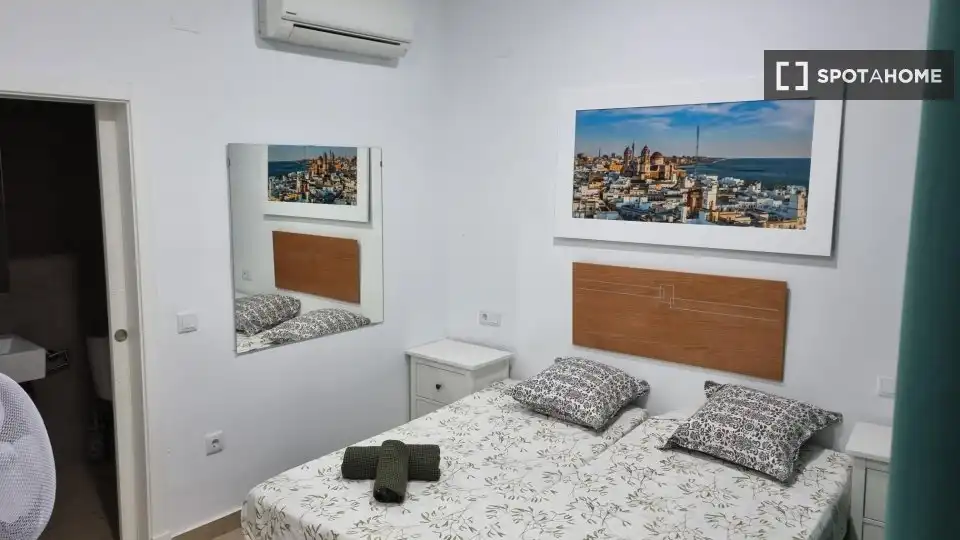 Habitación 52 m², Cádiz