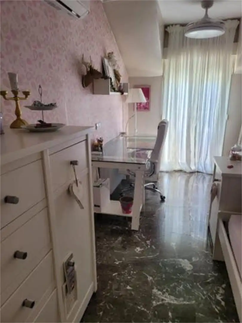 Habitación 550 m², Jaén