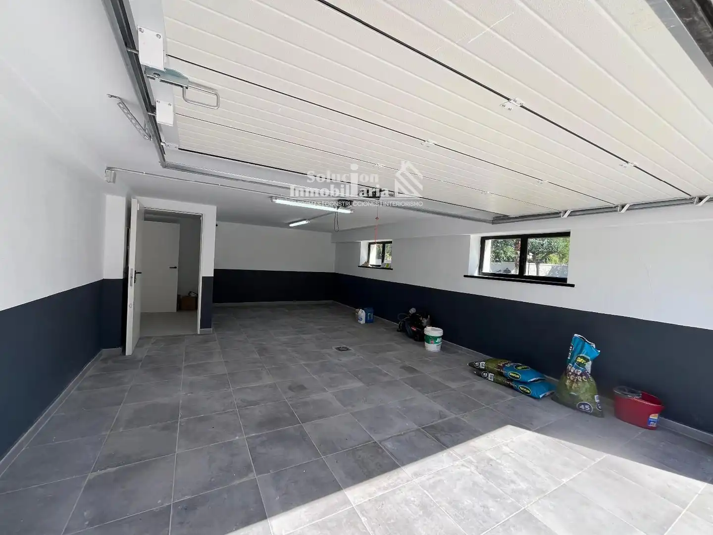 Pis de 500 m² a Villamayor