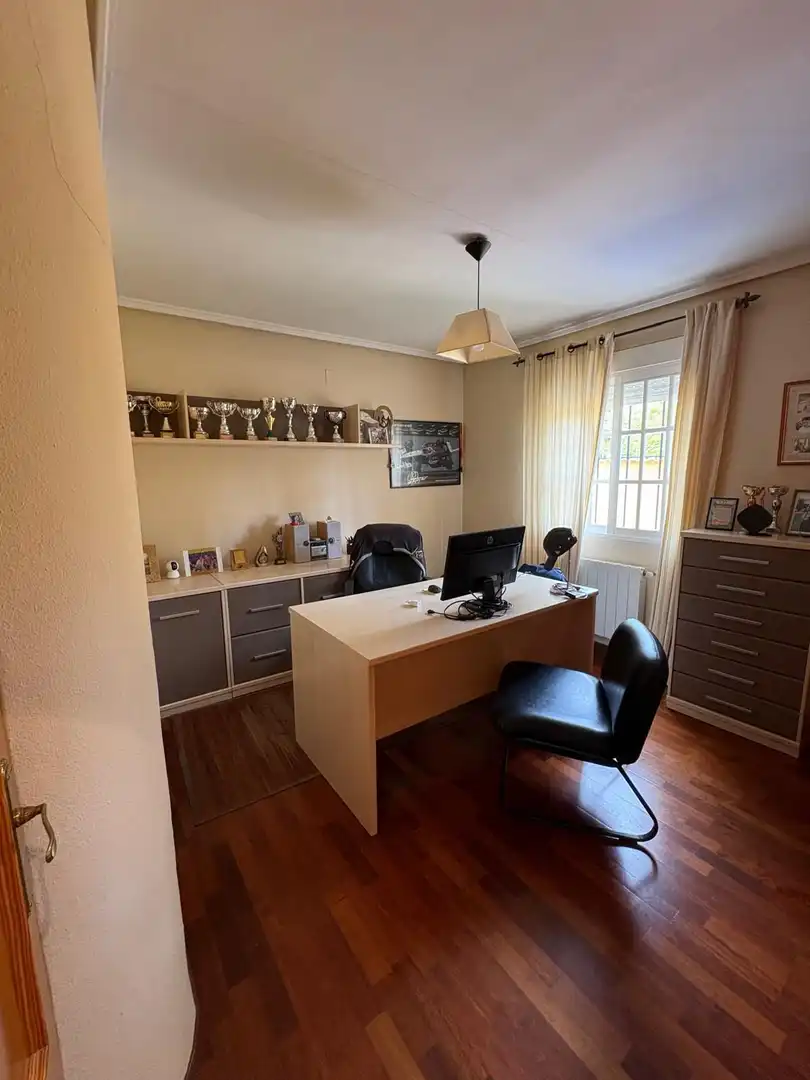 Casa de 330 m² a Riba-roja de Túria