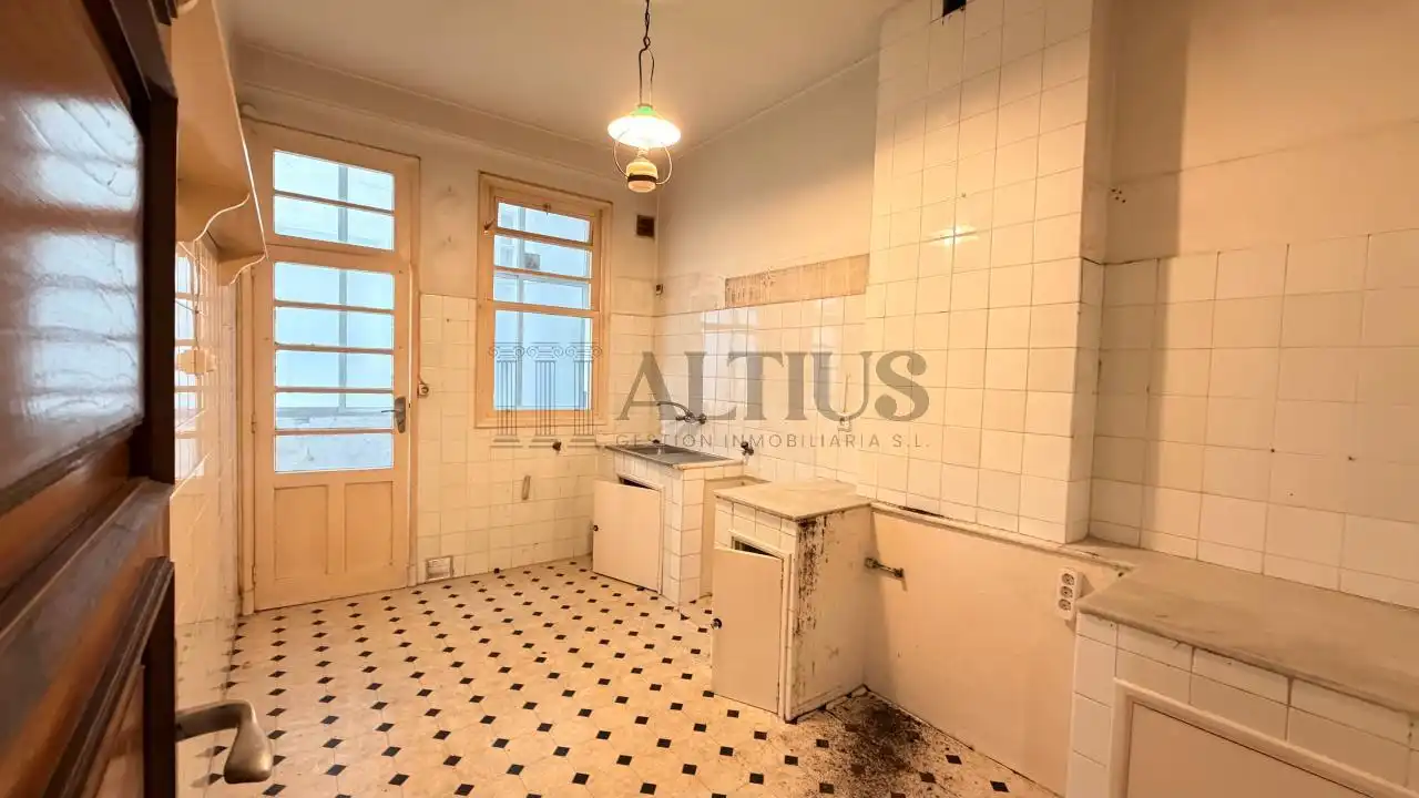 Piso de 180 m² en Santiago de Compostela