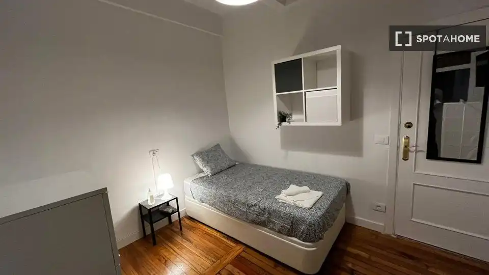 Habitación 196 m², Bilbao