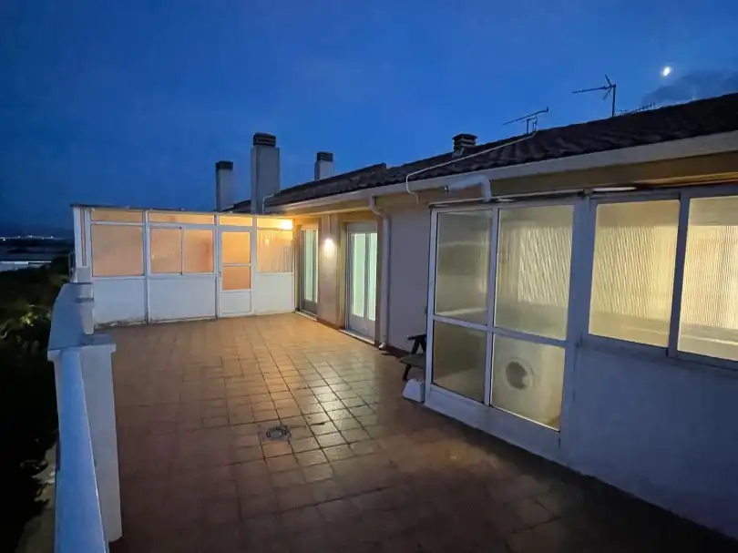 Piso de 181 m² en Caudete