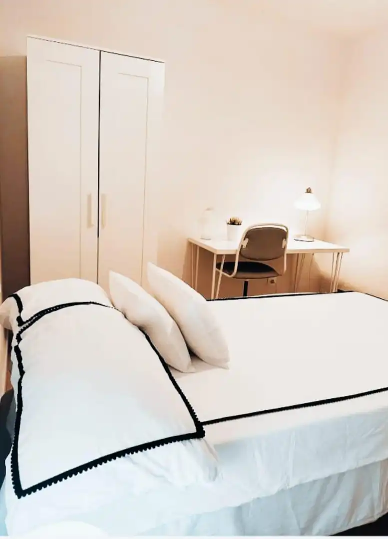 Habitación 100 m², Almería