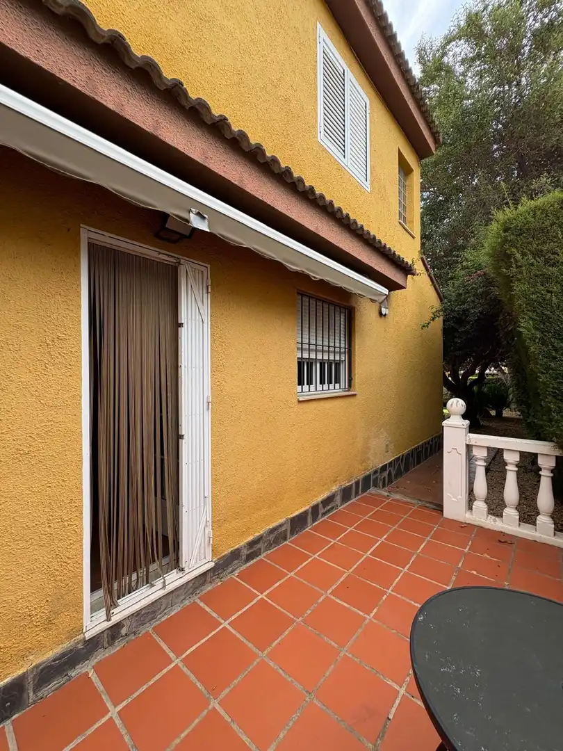 Casa de 330 m² a Riba-roja de Túria