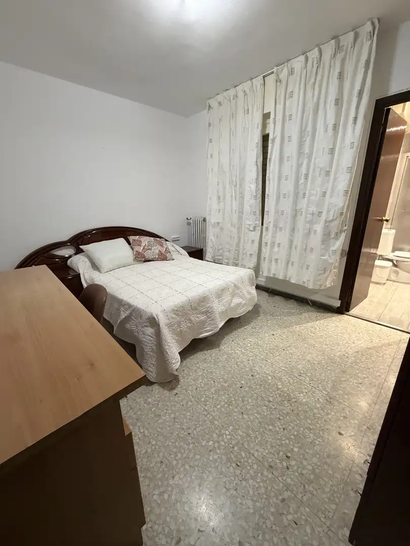 Habitación 100 m², Barbastro