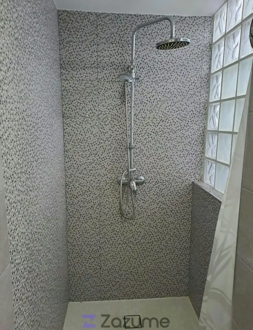 Piso de 90 m² en Linares