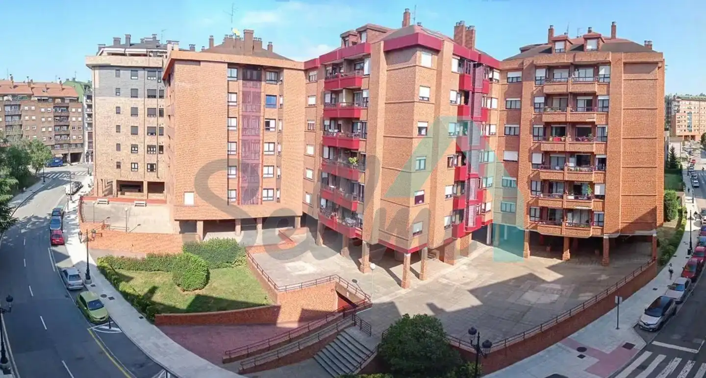 Pis de 100 m² a Oviedo
