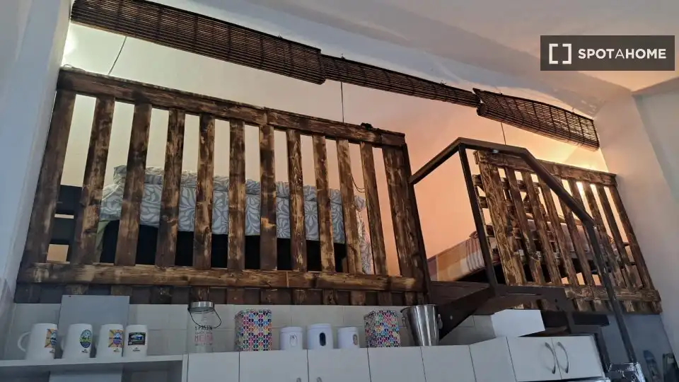 Habitación 127 m², Alozaina