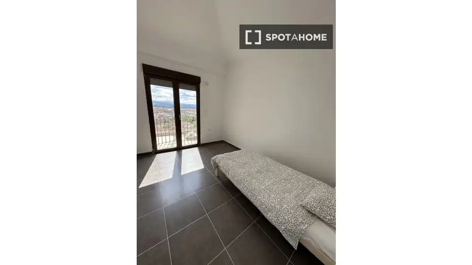 Habitación 1725 m², Granada