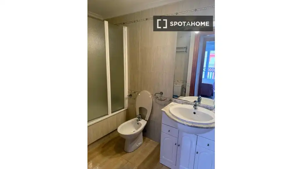 Habitación 63 m², España