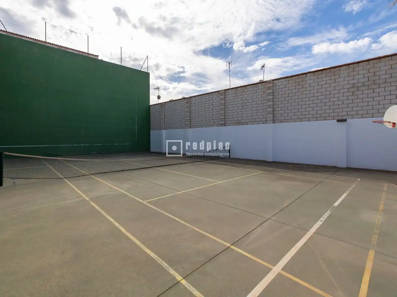 Piso de 1056 m² en Madridejos