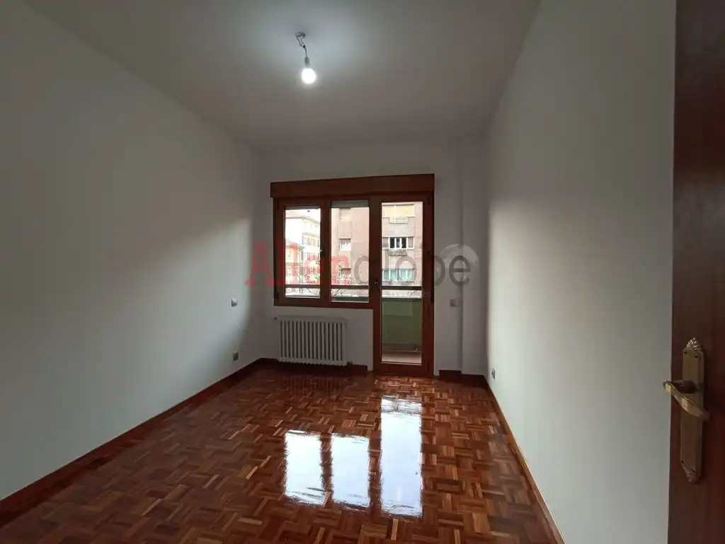 Piso de 110 m² en Oviedo