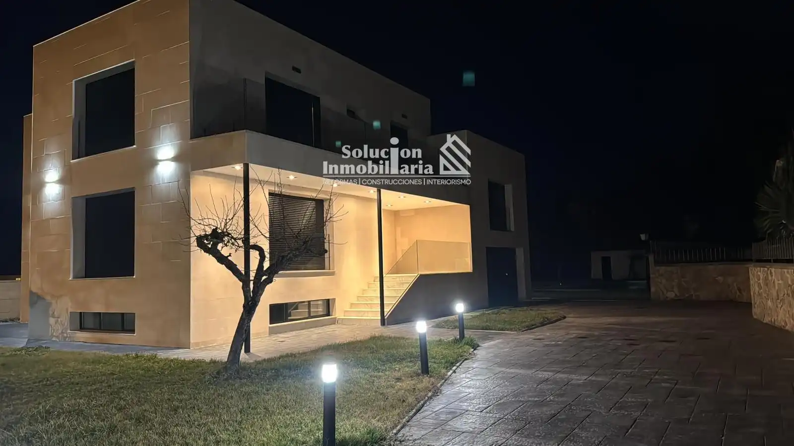 Pis de 500 m² a Villamayor