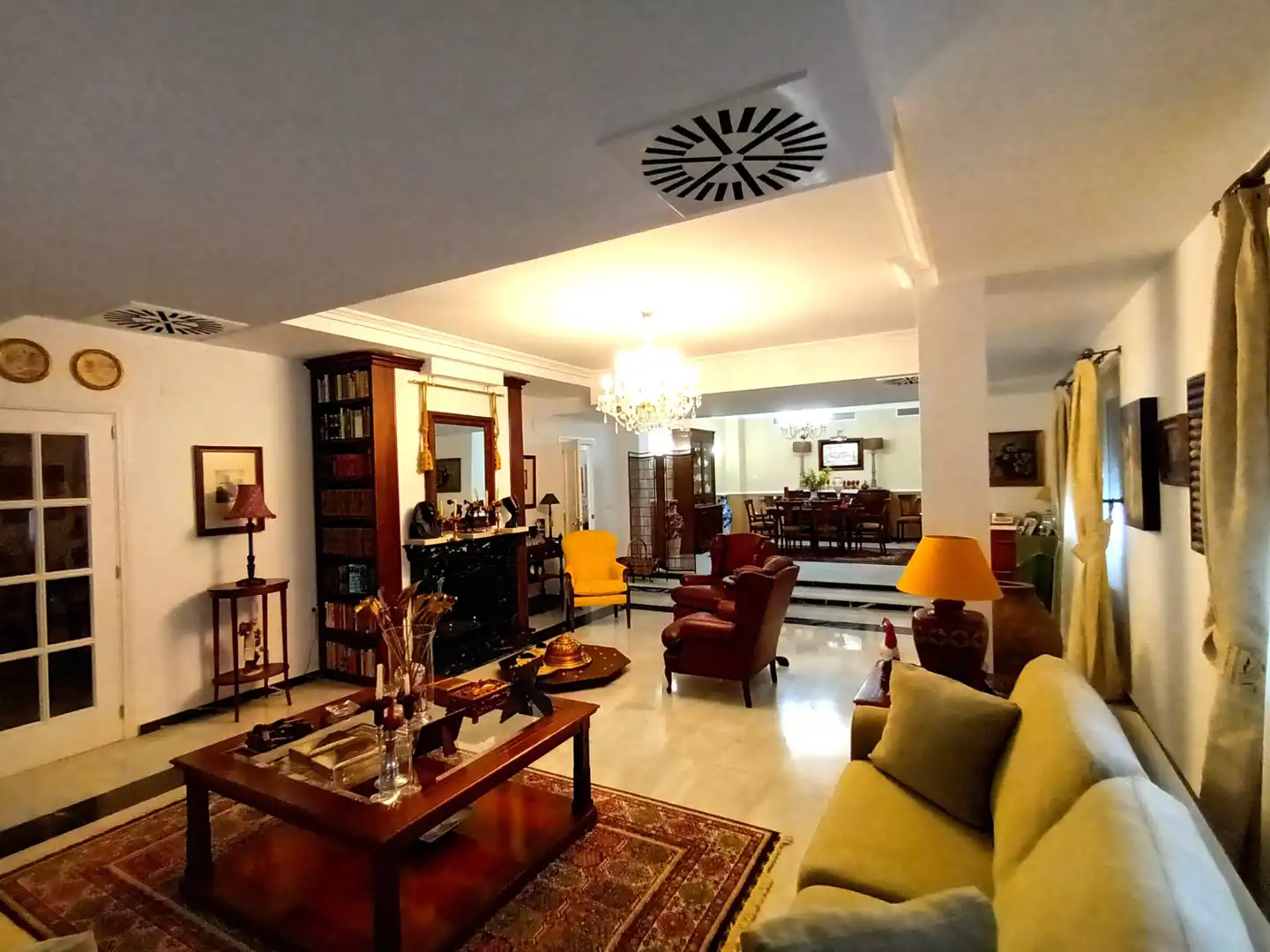 Flat 700 m² in Badajoz