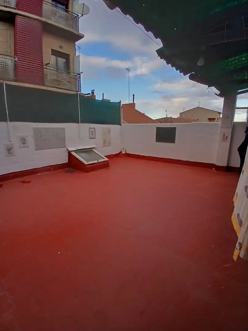Chambre 106 m², La Almunia de Doña Godina