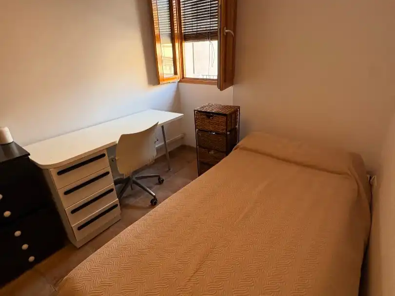 Room for rent, Montcada / Moncada