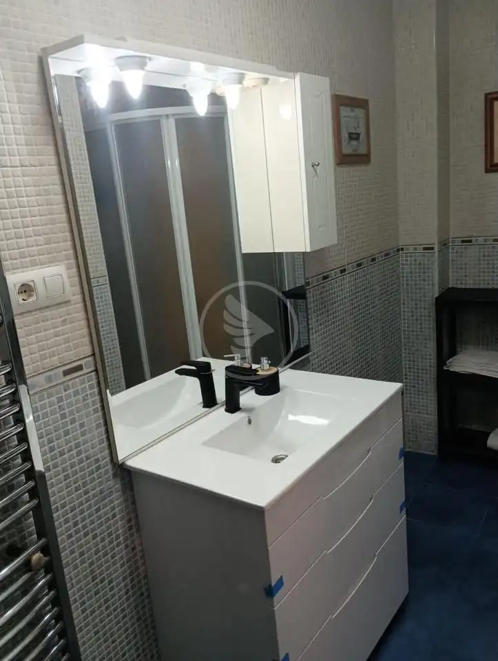 Piso de 100 m² en Linares