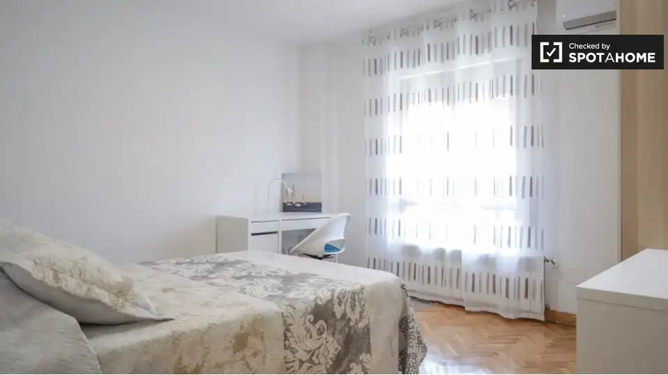 Habitación 240 m², Madrid