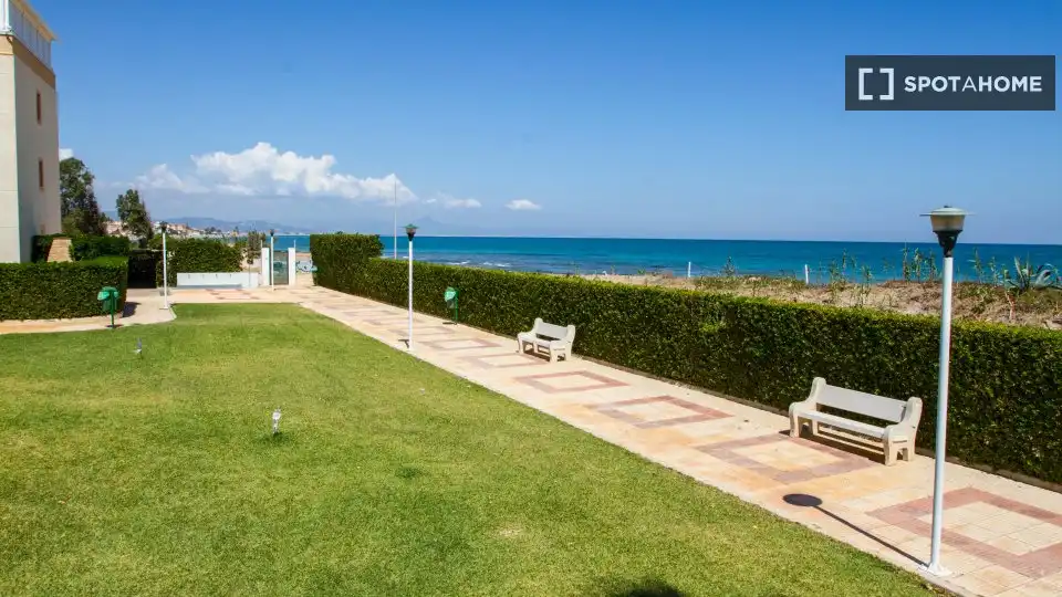 Habitación 75 m², Dénia