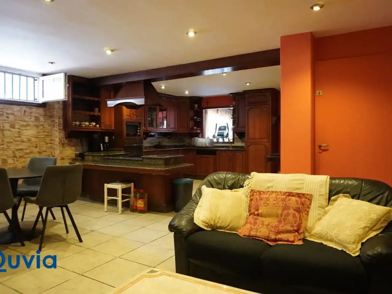 Habitación 250 m², Oleiros