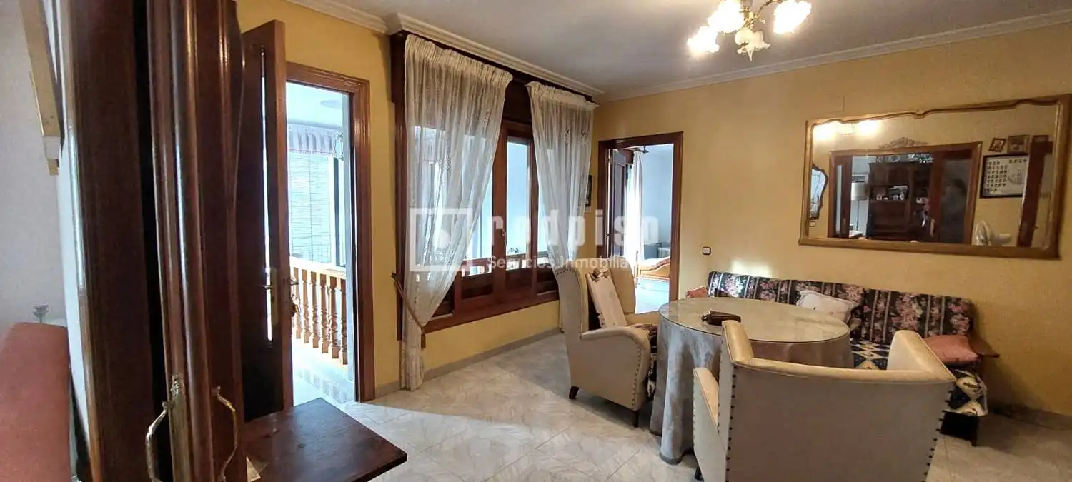 Casa de 202 m² en Cebolla