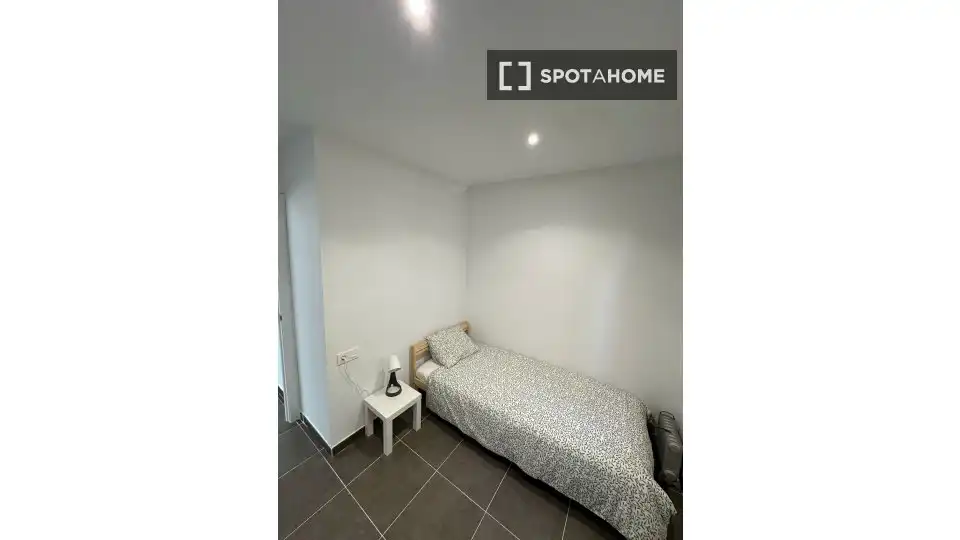 Habitación 1725 m², Granada