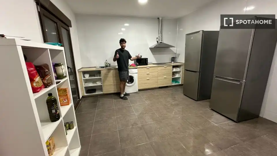 Habitación 1500 m², Granada