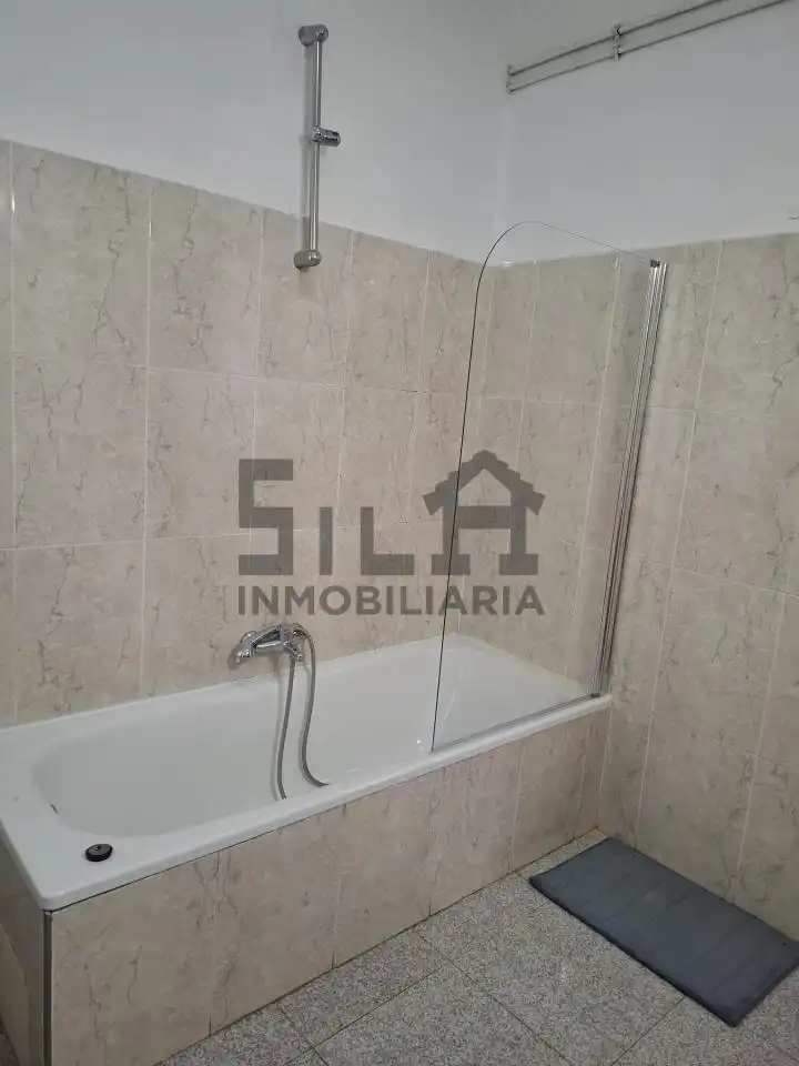 Piso de 85 m² en Ourense