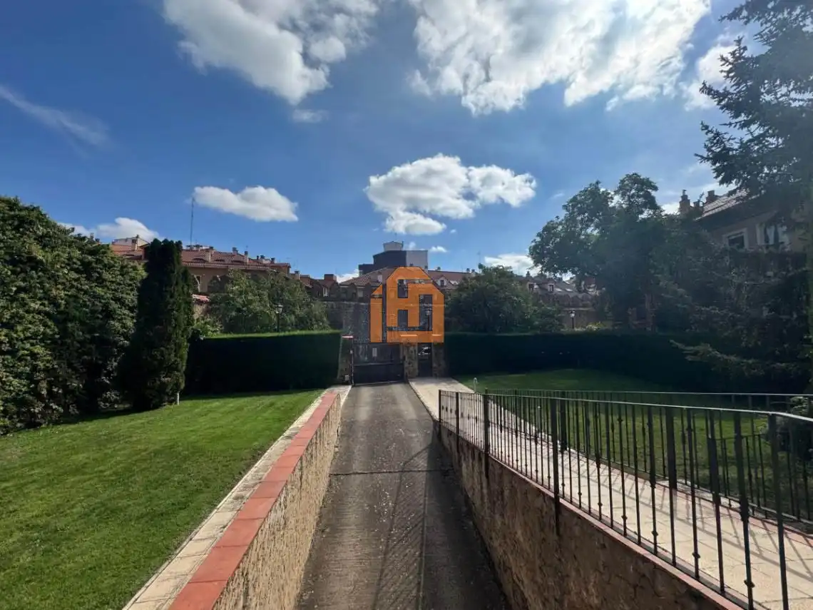 Pis de 61 m² a Lleó