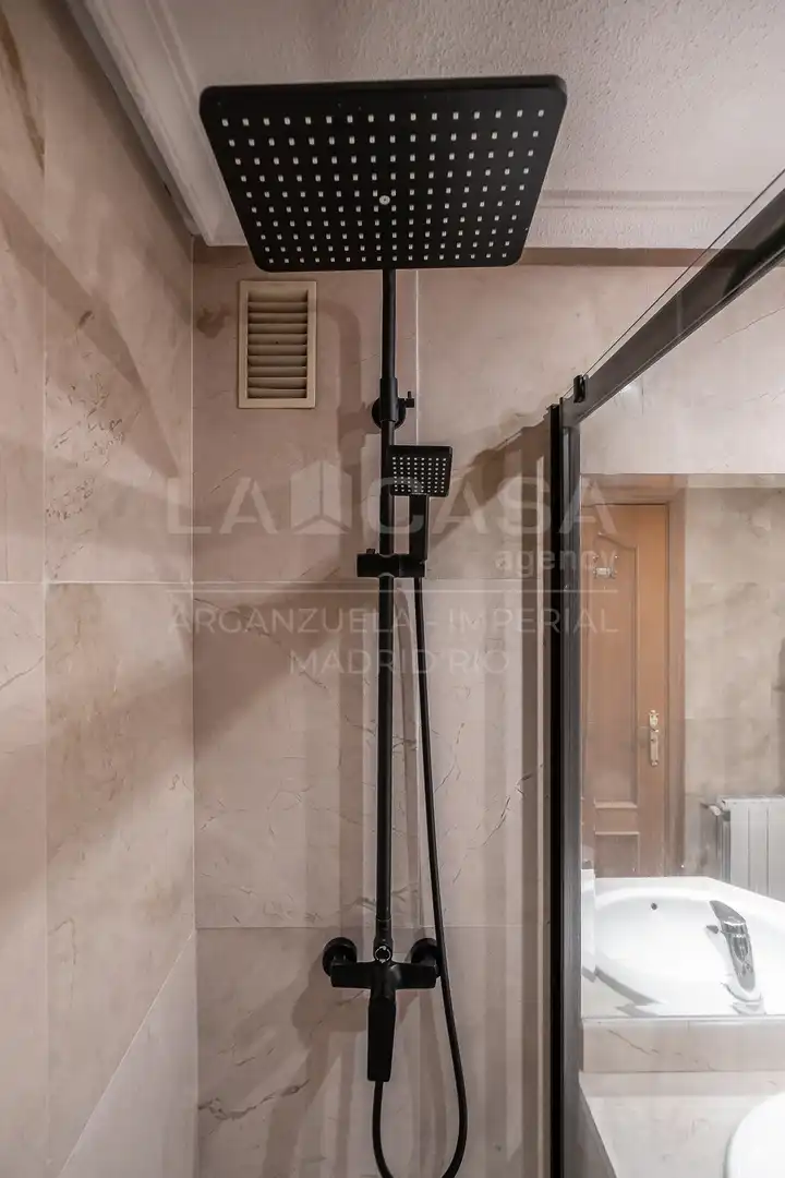 Wohnung 94 m² in Madrid