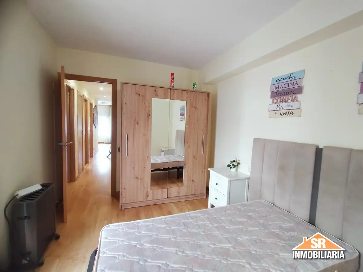 Piso de 70 m² en Oleiros