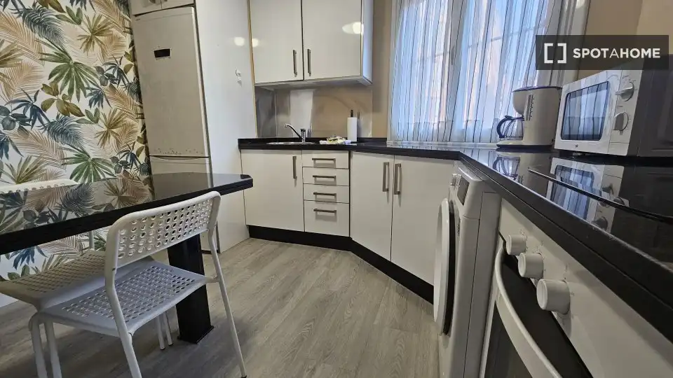 Habitación 75 m², Oviedo