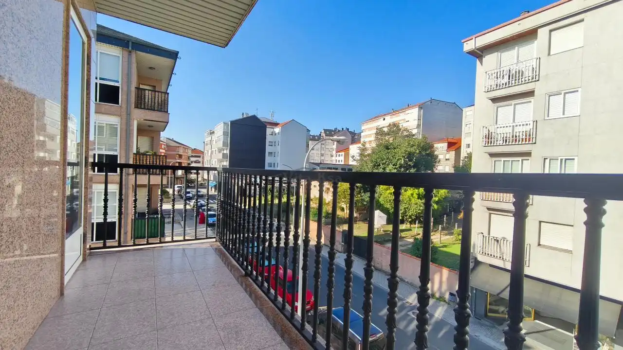 Wohnung 101 m² in Ourense