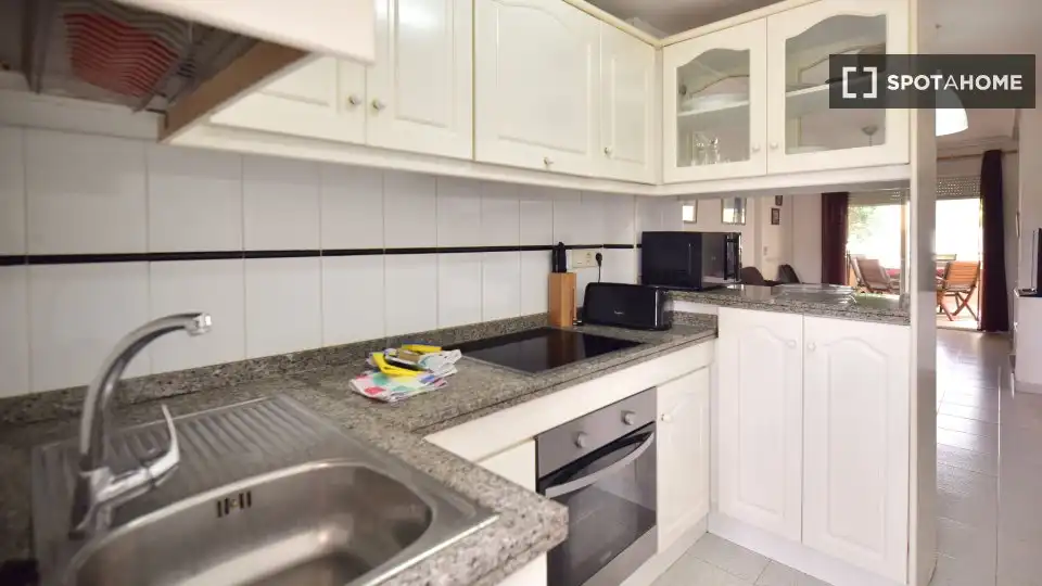 Habitación 75 m², Dénia